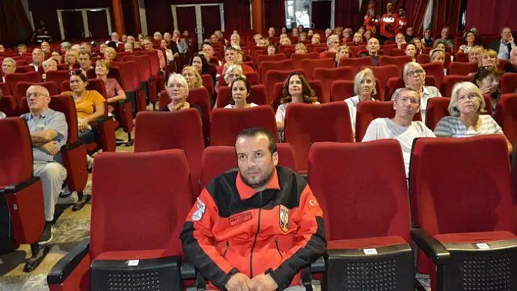 Fethiye AKUT'tan Yerleşik Yabancılara Deprem Semineri