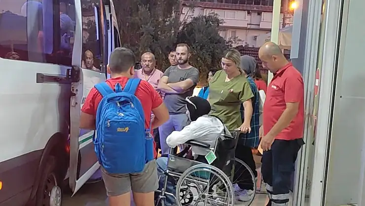 Fethiye'de Fenalaşan Yolcusunu Hastaneye Yetiştirdi