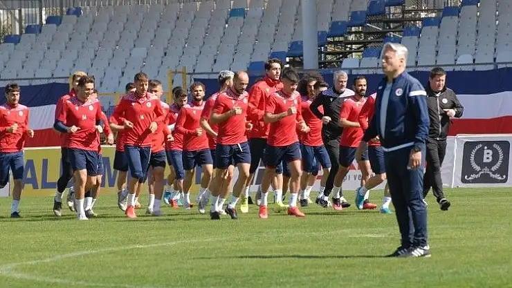 Fethiyespor 3 eksikle gidiyor