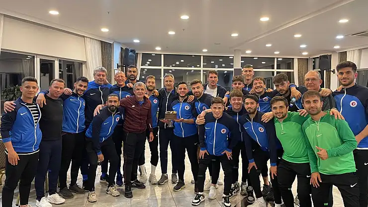 Fethiyespor Yardımcı Antrenörünün Doğum Günü Kutlandı