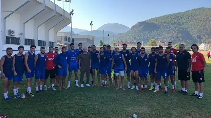 Fethiyesporlu futbolcular tekne turu yaptı