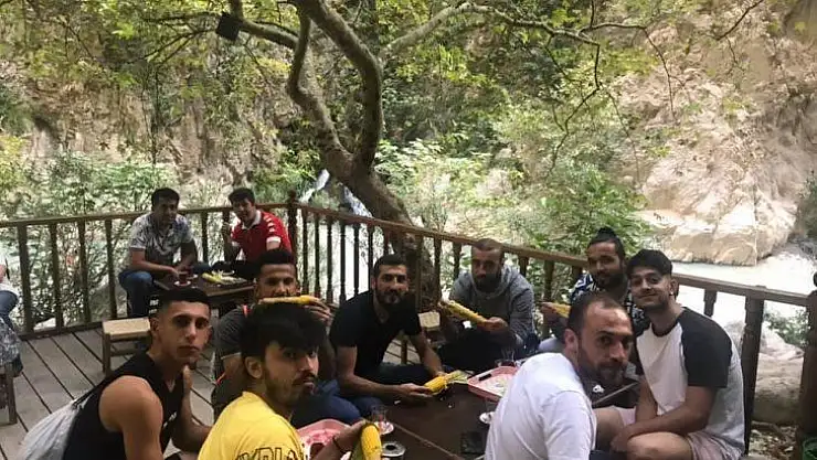 Futbolcular Saklıkent'e hayran kaldı