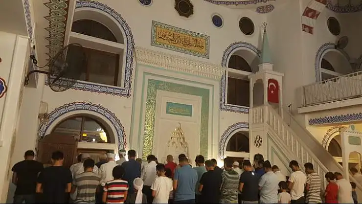 Babalar Ve Çocuklar Sabah Namazında Buluştu