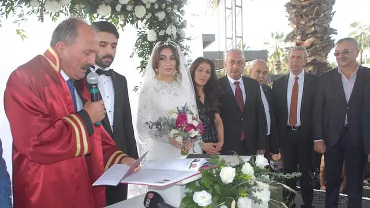 BAŞKAN SAATCI, KENDİ OĞLUNUN NİKAHINI KIYDI