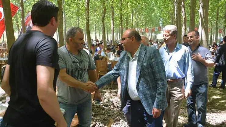 BAŞKAN OTGÖZ, 1 MAYIS'I İŞÇİLERLE PİKNİK YAPARAK KUTLADI