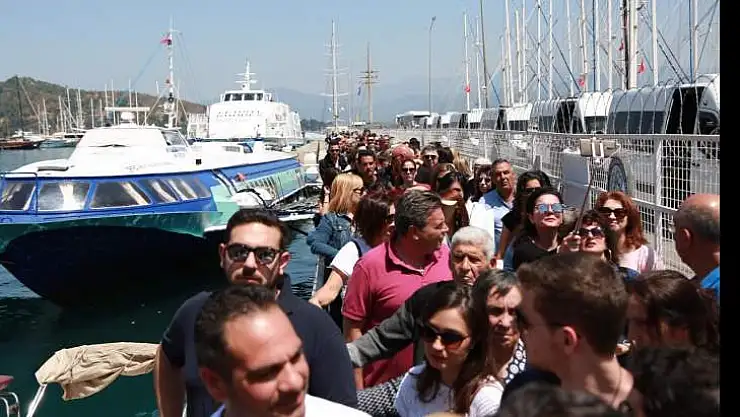 RODOS'TAN FETHİYE'YE TURİST GELMEYE BAŞLADI