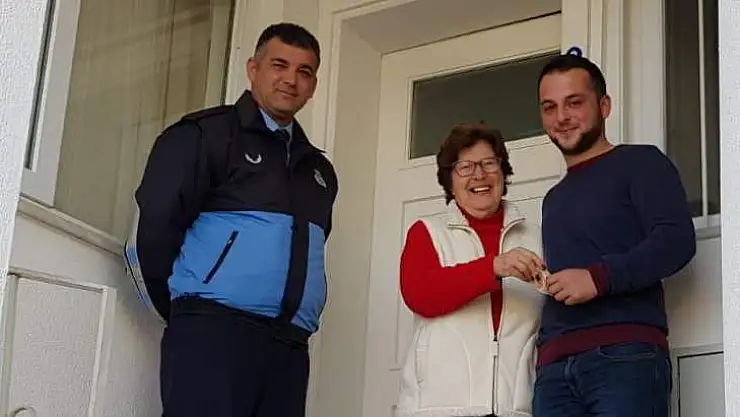 BULDUĞU 5 BİN TL'Yİ SAHİBİNE VERDİ