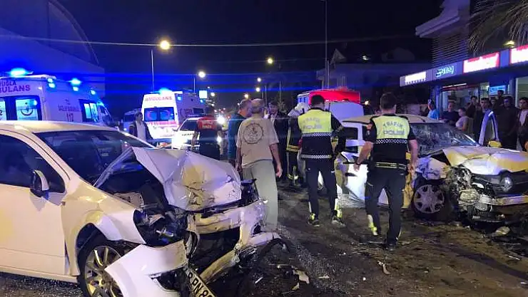 FETHİYE'DE TRAFİK KAZASI : 1 ÖLÜ 4 YARALI