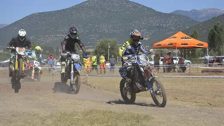 2. Seki Süper Enduro, antrenman turları ile başladı