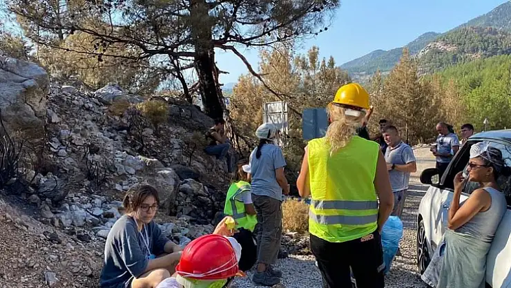 Hayvan Kurtarma Ekibi geride kalmış canlara el uzatıyor