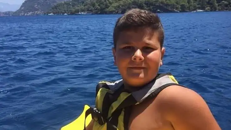 KALP KRİZİ GEÇİREN 15 YAŞINDAKİ GENÇ HAYATINI KAYBETTİ