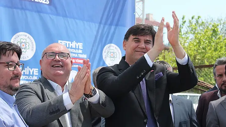 Karaca, 'Burada Ak Parti Milletvekili Sayın Yelda Gökcan'ın da olmasını isterdim'