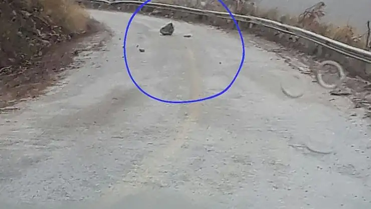 KAYANIN ALTINDA KALMAKTAN SON ANDA KURTULDULAR