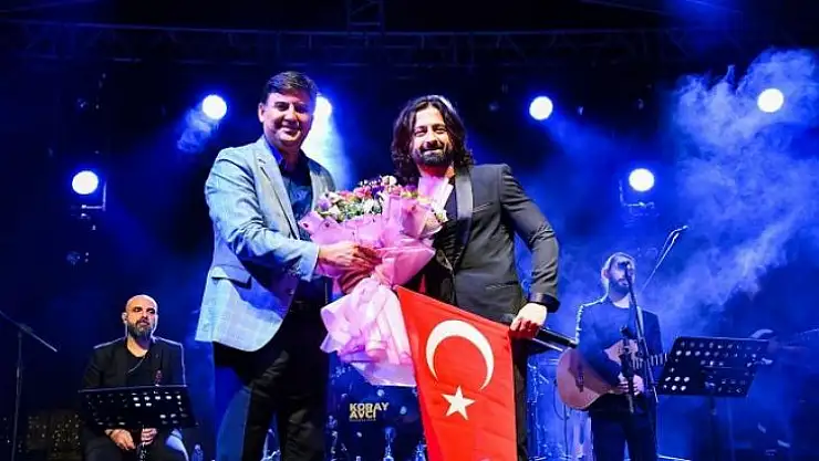KORAY AVCI SESİYLE BÜYÜLEDİ