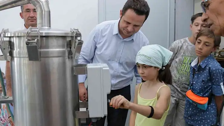 KÖY YAŞAM MERKEZİNDE LAVANTA HASADI YAPILDI