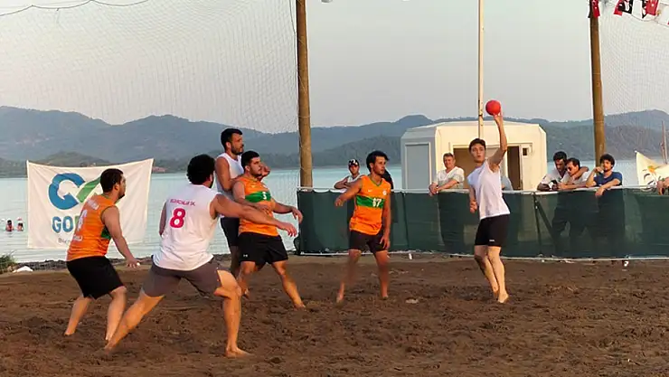 Köyceğiz'de Plaj Hentbolu Turnuvasında 14 Takım Mücadele Etti