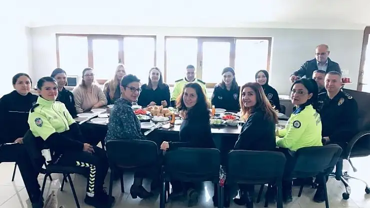 Köyceğiz İlçe Emniyet Müdürlüğünden kadın personele kahvaltı sürprizi