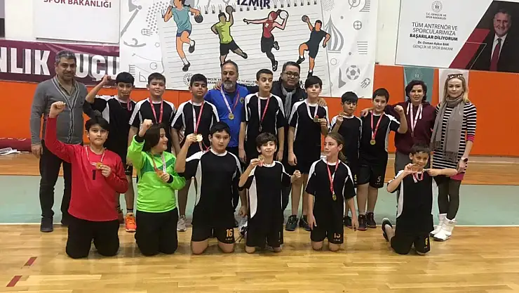 Köyceğiz Yunus Emre Ortaokulu Hentbol'da Bölge Şampiyonu oldu