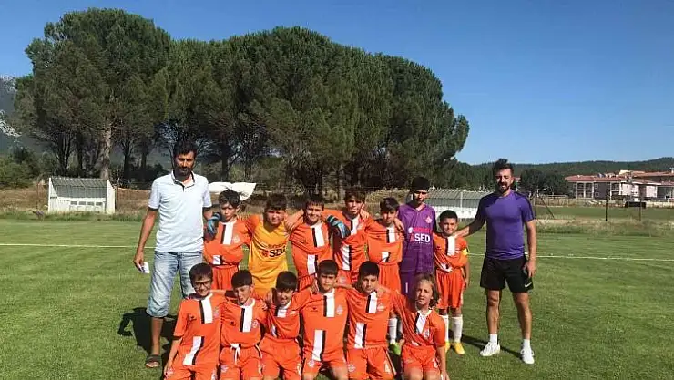 Köyceğizli minik futbolcular U-11 Ligi E Grubunda şampiyon oldu