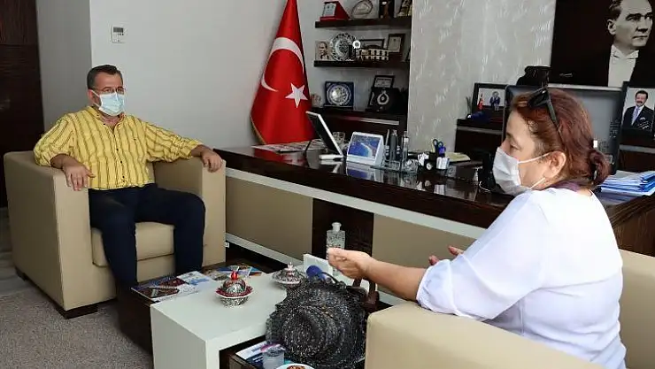 KÜLTÜR VE TURİZM BAKANLIĞI SANATÇISINDAN FTSO'YA TEBRİK ZİYARETİ