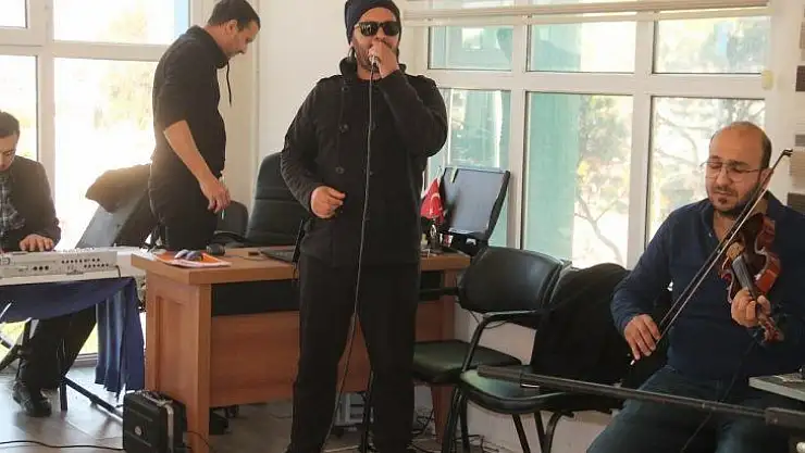 Manço ve Karaca şarkıları ile anılacak