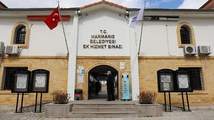Marmaris Belediyesi'ne karekod okutarak girilebiliyor