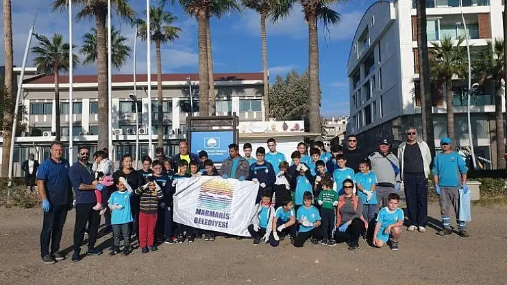 Marmaris Belediyesinden halk plajında temizlik