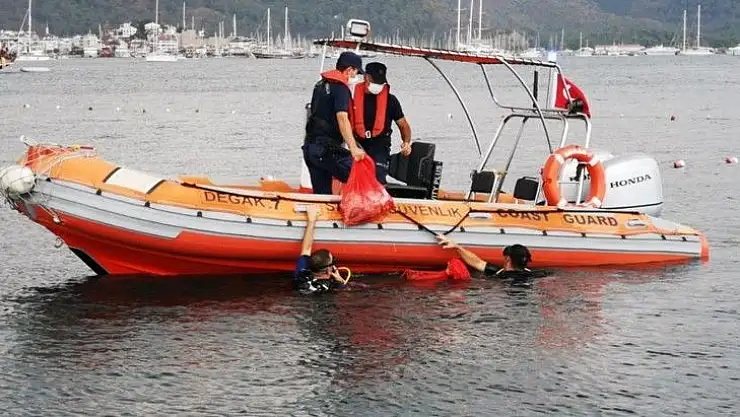 Marmaris körfezinde dip temizliği