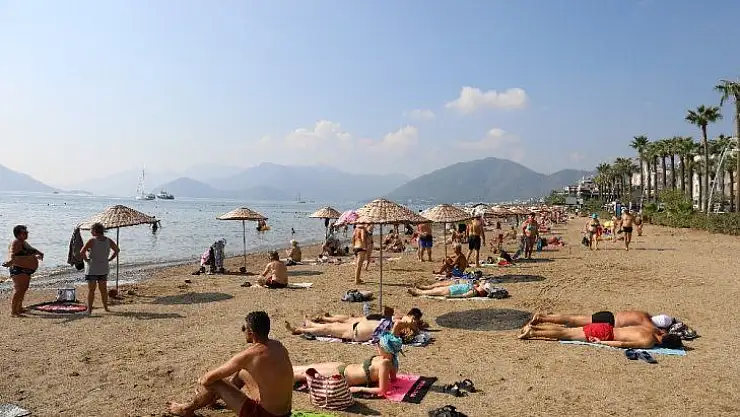 Marmaris sonbaharda yaz sezonunu yaşıyor