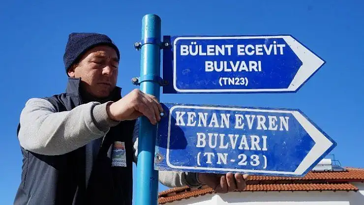 Marmaris'te 'Evren' gitti, 'Ecevit' geldi