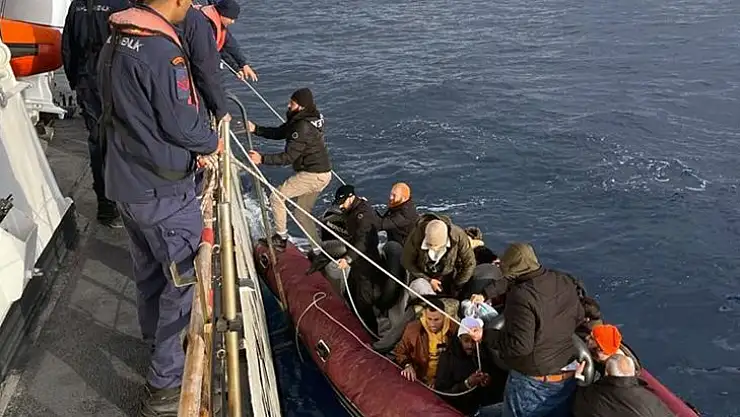 MARMARİS'TE 62 DÜZENSİZ GÖÇMEN KURTARILDI
