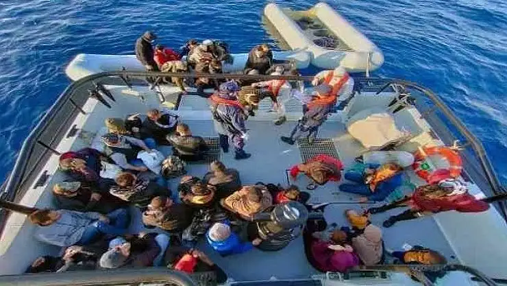 Marmaris'te 80 düzensiz göçmen kurtarıldı