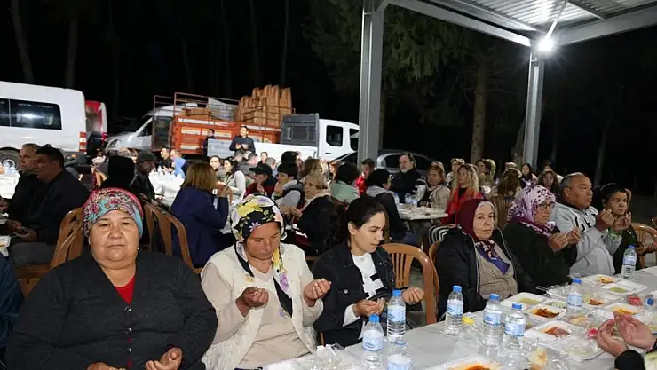 Altıncı iftar sofrası Karaca Mahallesi'nde kuruldu