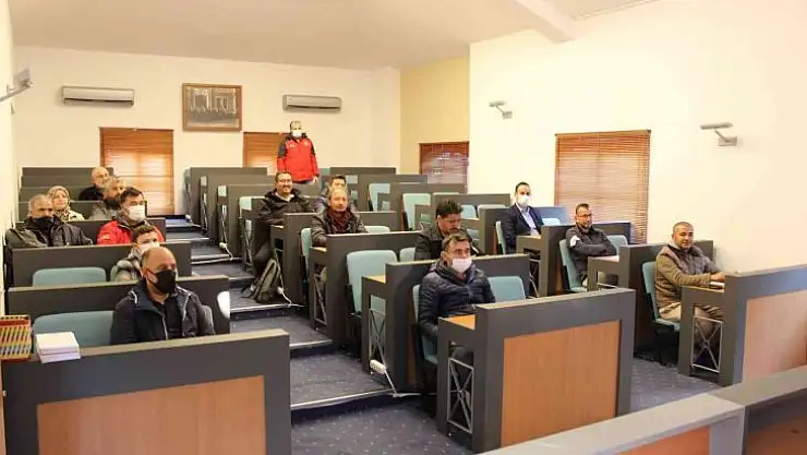 Marmaris'te yeni arıcılar yetişiyor