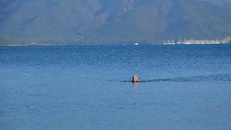 Memlekette kış Marmaris'te deniz keyfi