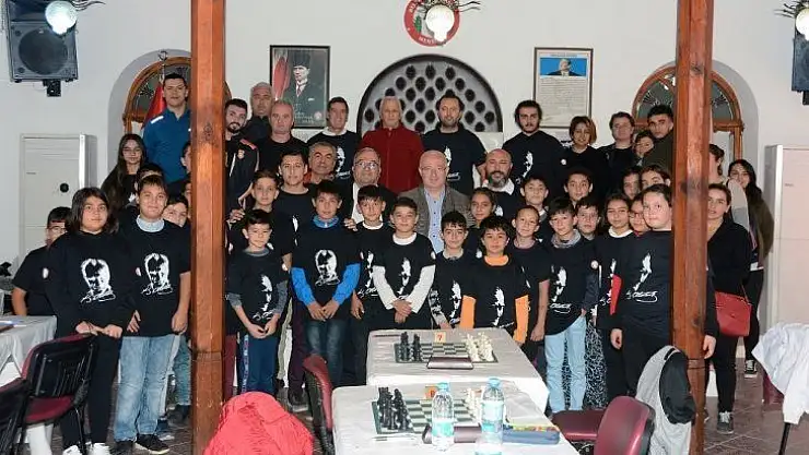 Menteşe'de Ata'ya saygı satranç turnuvası