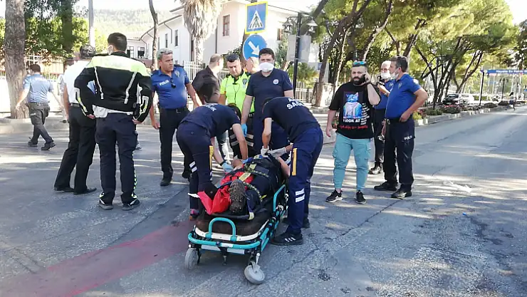 Menteşe'de polise araba çarptı