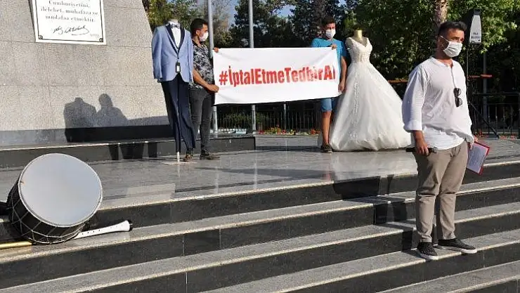 Milas'ta düğüncülerin ilginç eylemi