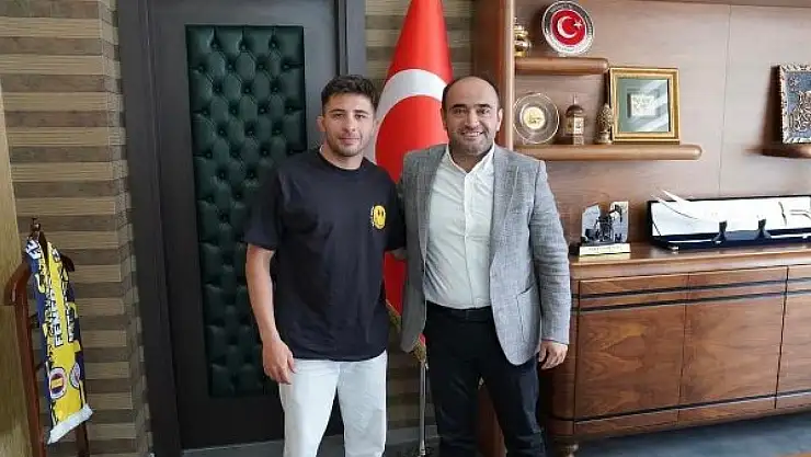 Milli Sporcu Atlı, Başkan Akdenizli'yi Ziyaret Etti