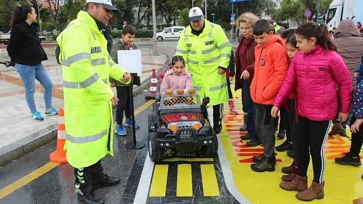 Mobil Trafik Eğitim Tırı, Muğla'da ziyarete açıldı
