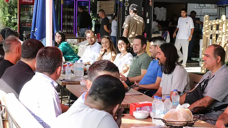 Müdür Çay, yeni atanan öğretmenler ile bir arada