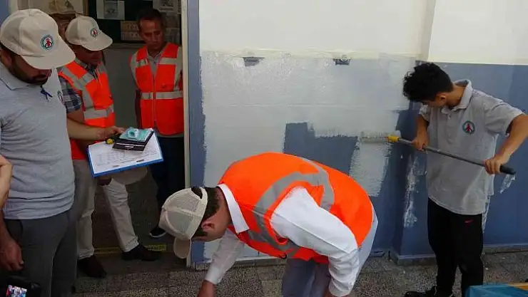 MUĞLA'DAKİ OKULLARIN GÜÇLENDİRME ÇALIŞMASINI MESLEK LİSESİ ÖĞRENCİLERİ YAPIYOR