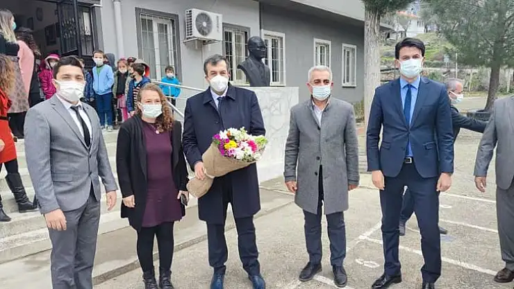 Öğrencilere karneleri verildi