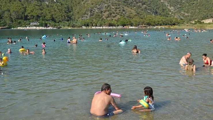 Ölüdeniz'de turizm hareketliliği devam ediyor
