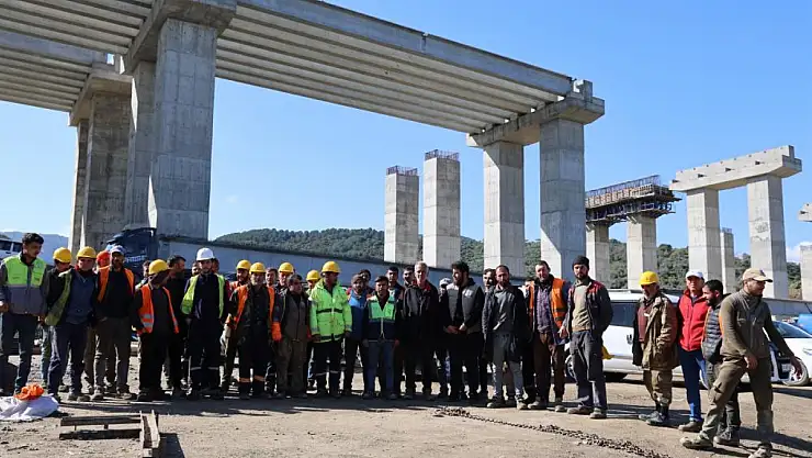 Parasını alamayan otoban işçileri greve başladı!