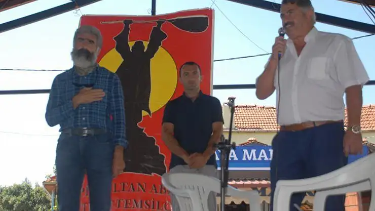 Pir Sultan Abdal Kültür Derneği Aşure Dağıttı