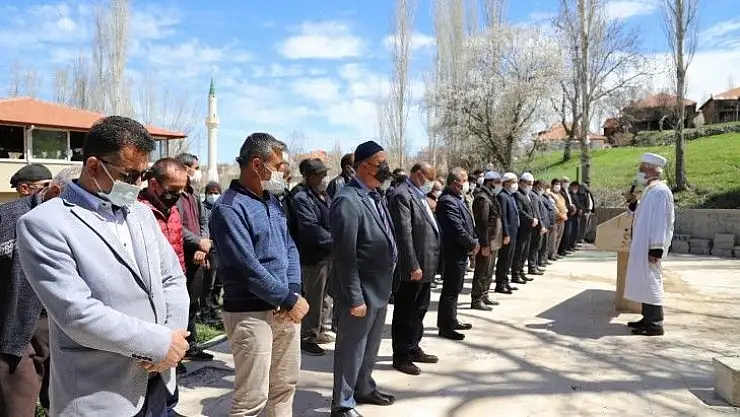 Prof. Dr. Özek, Seydikemer'de toprağa verildi