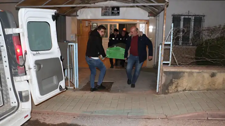 Rus eşini defalarca bıçaklayarak öldürdü!