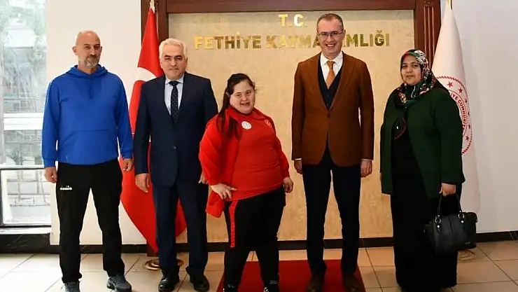 Şampiyon Beyza, Kaymakam Ertaş'ı ziyaret etti