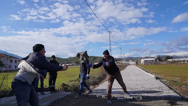 Seydikemer'de cadde ve sokaklar yenileniyor 